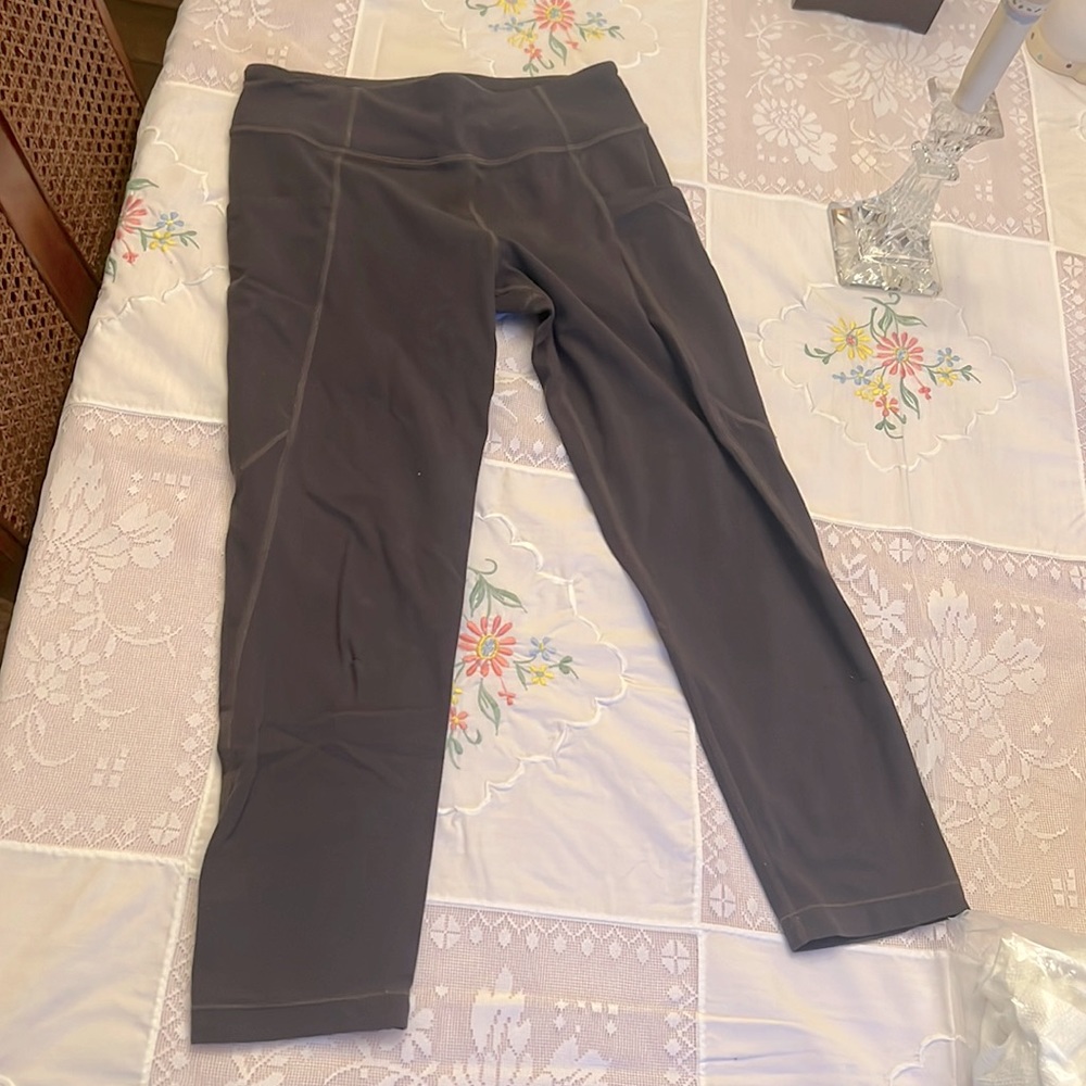 Athleta Girl capri dark purple leggings - size girls xl/14